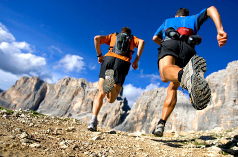 Tipos de Mochilas y Riñoneras para actividades de montaña