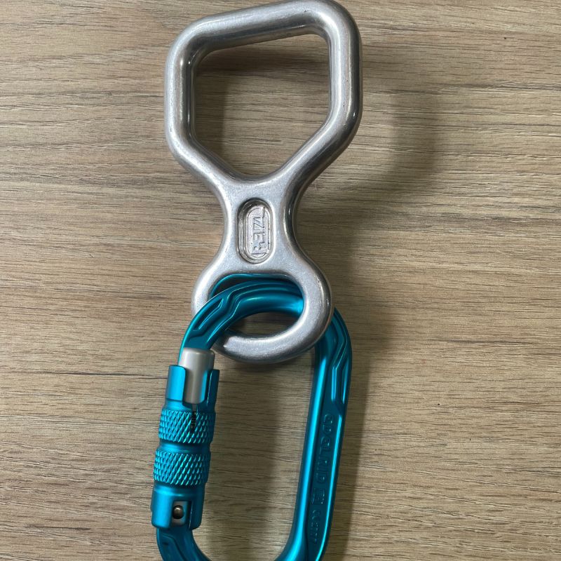 Descensor en Ocho Petzl Huit - Control preciso para descenso en cuerda