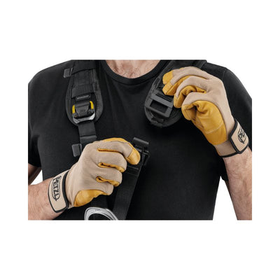 Arnés profesional Petzl ASTRO con certificaciones EN 361 EN 813 EN 358