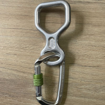 Petzl Huit descensor compacto con diseño angular
