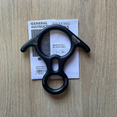 Descensor Edelrid Rescue 8 negro para maniobras con cuerda